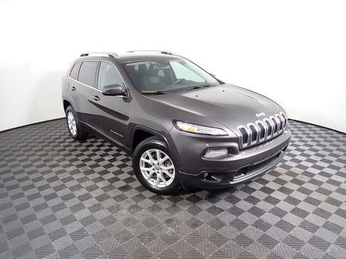 Used 2014 Jeep Cherokee Latitude w/ Cold Weather Group image 6