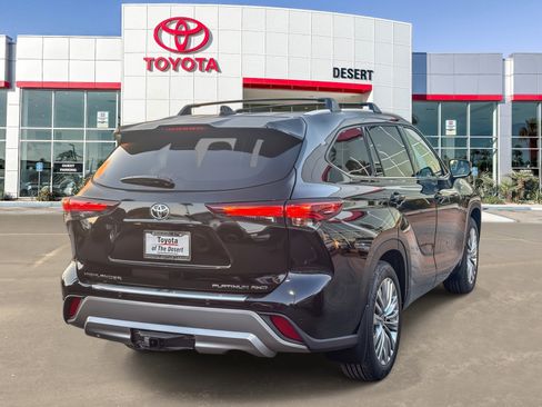 New 2026 Toyota Highlander Platinum image 7