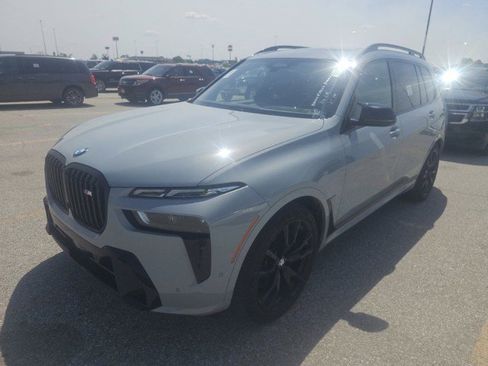 Used 2025 BMW X7 M60i AWD/4WD image 5