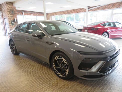 Used 2024 Hyundai Sonata SEL w/ Convenience Package image 59