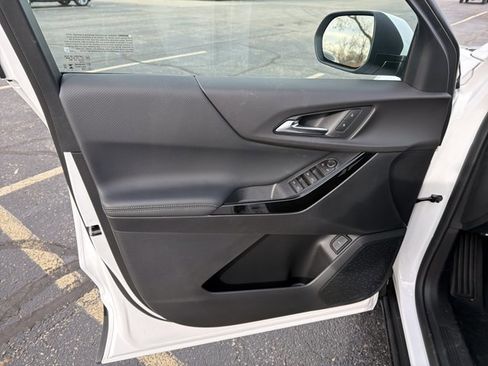 New 2026 Chevrolet Equinox LT w/ Convenience Package II image 10