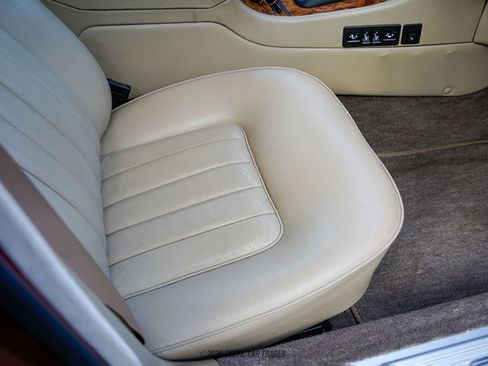 Used 1988 Jaguar XJ Vanden Plas RWD image 42