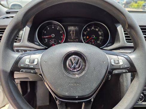 Used 2016 Volkswagen Passat 1.8T S FWD image 13