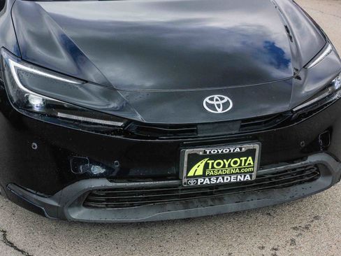 Used 2024 Toyota Prius LE image 5