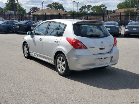 Used 2010 Nissan Versa Hatchback w/ Premium Pkg FWD image 3
