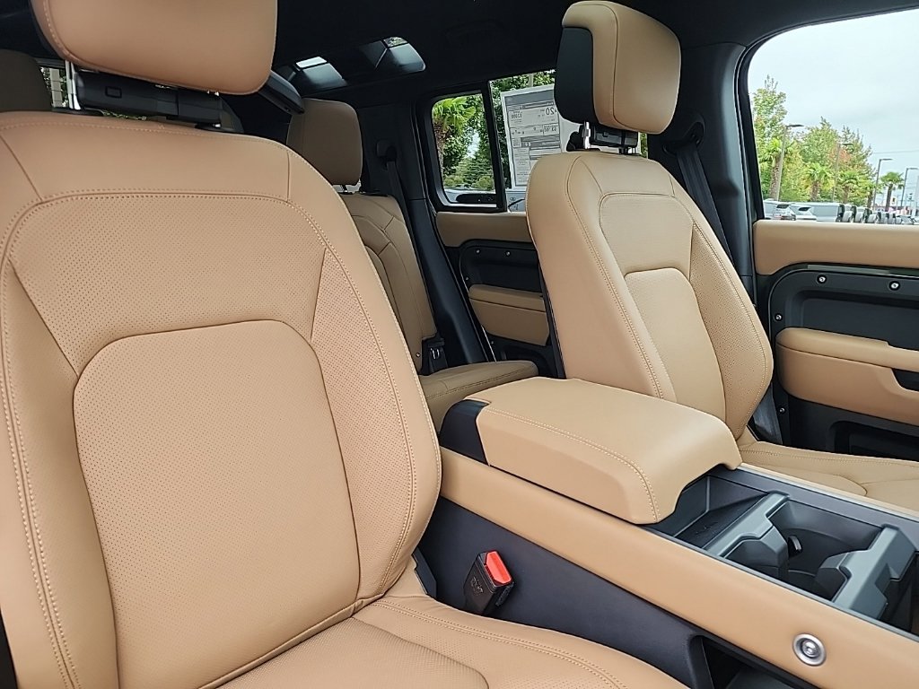 New 2026 Land Rover Defender 110 X-Dynamic SE AWD/4WD image 21