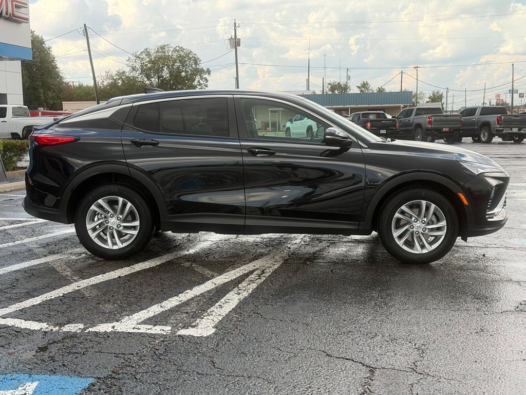 Used 2025 Buick Envista Preferred w/ Convenience I Package FWD image 4