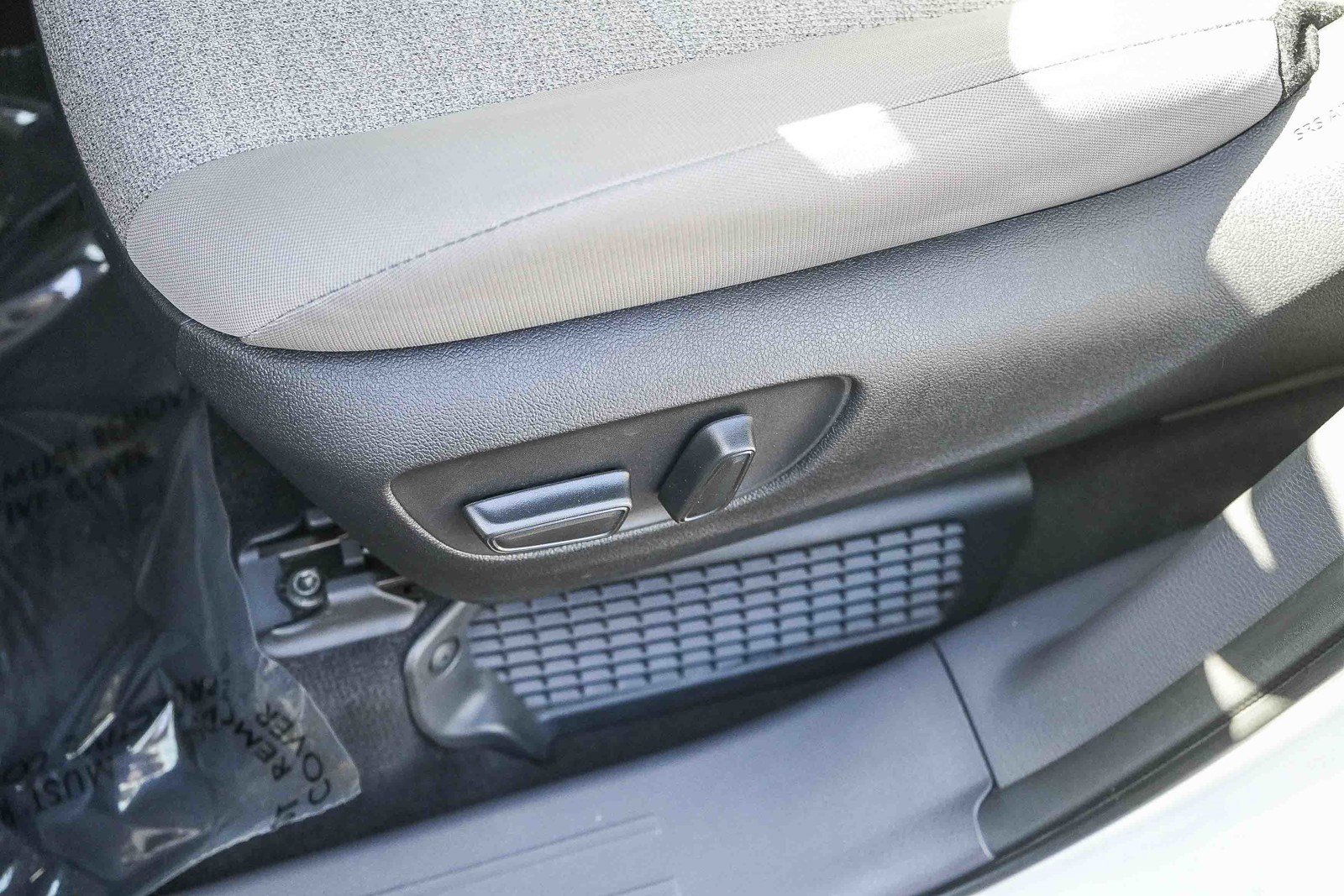 Used 2023 Toyota Sienna LE w/ LE Plus Package FWD image 21