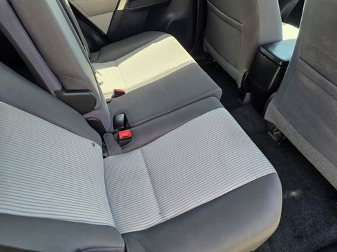 Used 2013 Toyota RAV4 LE AWD/4WD image 10