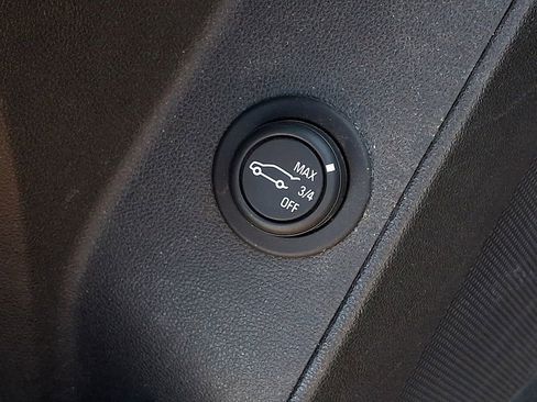 Used 2019 Chevrolet Equinox LT image 25