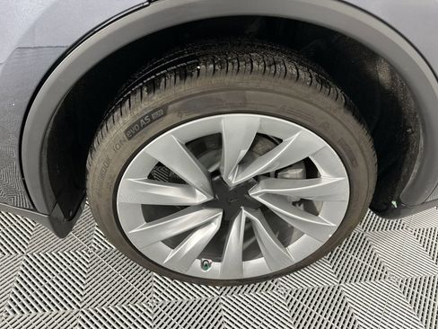 Used 2026 Tesla Model Y 2WD image 10