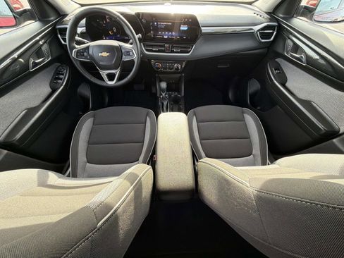 Certified 2025 Chevrolet TrailBlazer LT w/ LT Cold Weather Package image 2