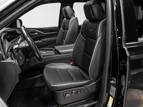 Used 2022 Cadillac Escalade Sport w/ Touring Package AWD/4WD image 7