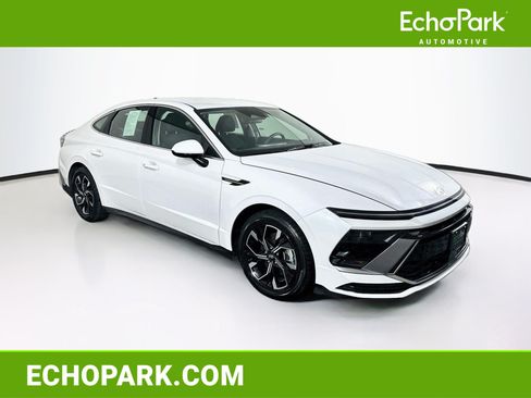 Used 2025 Hyundai Sonata SEL FWD image 1