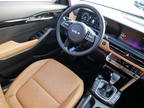 Certified 2024 Kia Seltos EX image 9