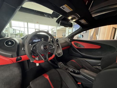 Used 2017 McLaren 570S RWD image 14