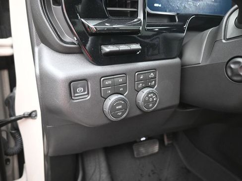 Used 2026 Chevrolet Silverado 1500 ZR2 AWD/4WD image 13