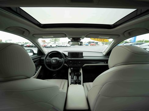 Certified 2025 Honda Accord EX-L image 19