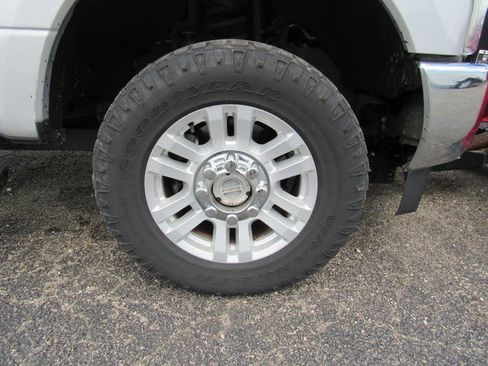 Used 2019 Ford F250 XLT w/ Snow Plow Prep Package AWD/4WD image 10