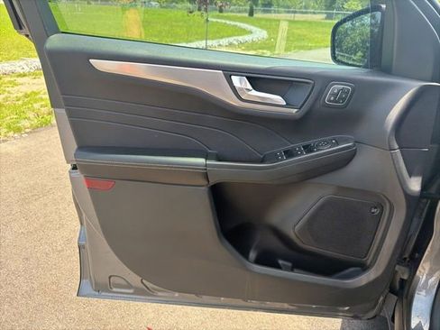 Used 2021 Ford Escape Titanium AWD/4WD image 23