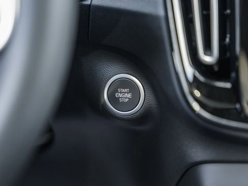 New 2026 Volvo XC40 B5 Ultra w/ Protection Package Premier image 24