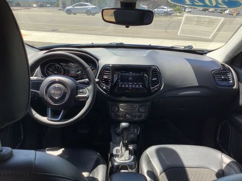 Used 2021 Jeep Compass Latitude w/ Sun and Sound Group AWD/4WD image 6