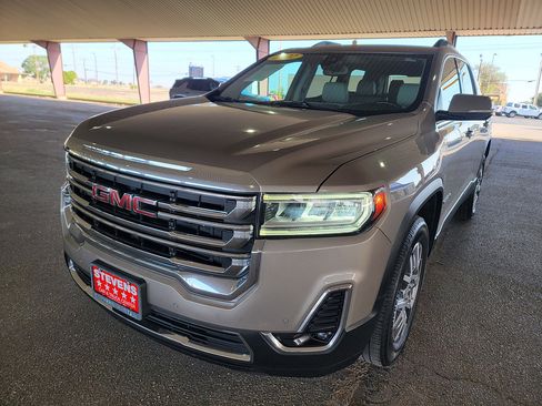 Used 2022 GMC Acadia SLT w/ Preferred Package FWD image 3