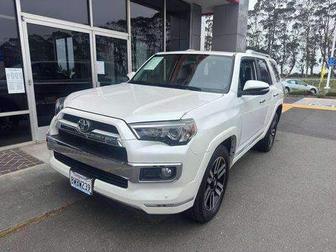 Used 2019 Toyota 4Runner Limited AWD/4WD image 2
