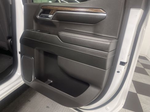 Used 2024 GMC Sierra 1500 SLE image 18