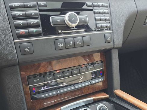 Used 2011 Mercedes-Benz E 350 Sedan image 33