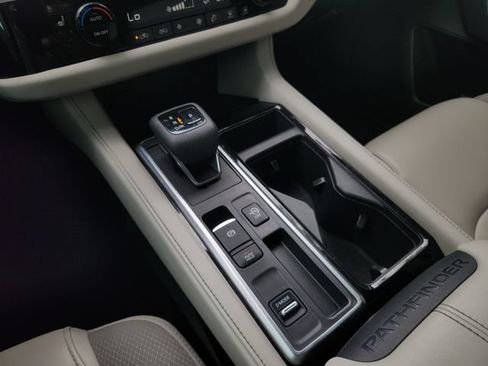 Used 2023 Nissan Pathfinder SL w/ SL Premium Package FWD image 22