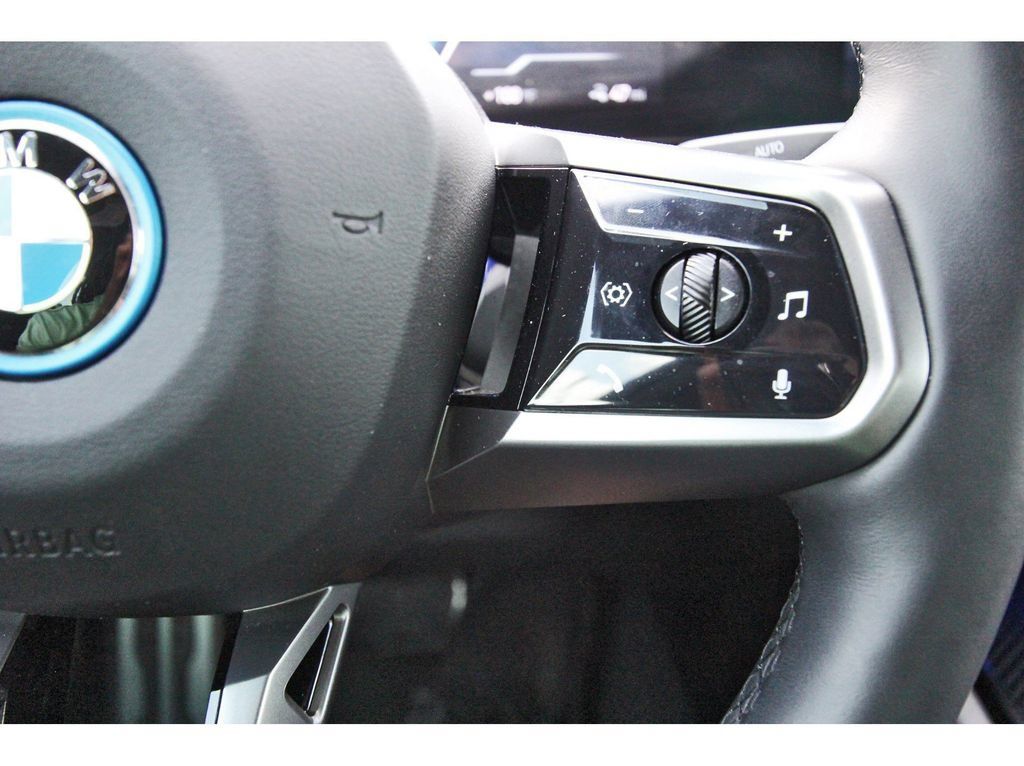 Used 2024 BMW i5 eDrive40i w/ M Sport Package RWD image 22