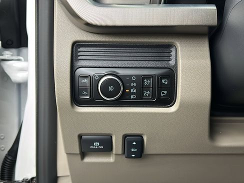 Used 2026 Ford F450 Platinum w/ Platinum Plus Package image 23