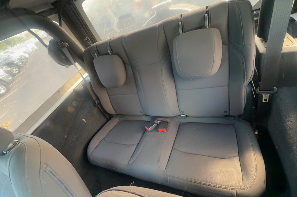 Used 2023 Jeep Wrangler Sport AWD/4WD image 12
