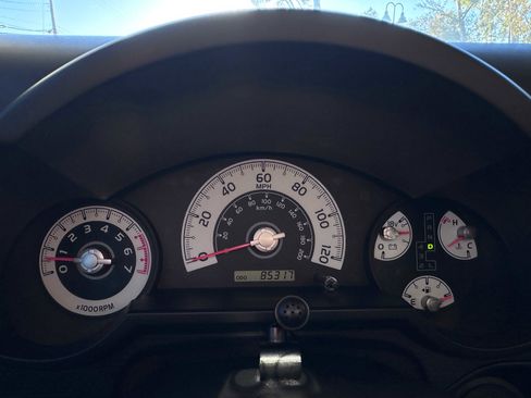 Used 2013 Toyota FJ Cruiser 4WD image 21