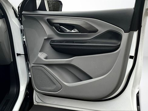 Used 2023 GMC Terrain SLE w/ Driver Convenience Package image 27