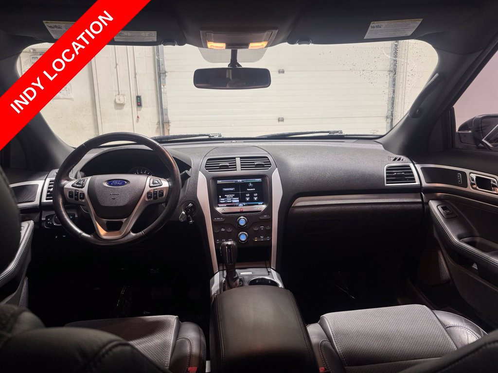 Used 2015 Ford Explorer XLT w/ Equipment Group 202A AWD/4WD image 28
