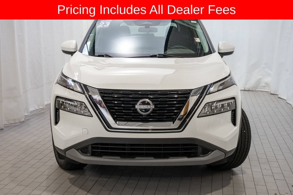 Certified 2023 Nissan Rogue SV FWD image 2