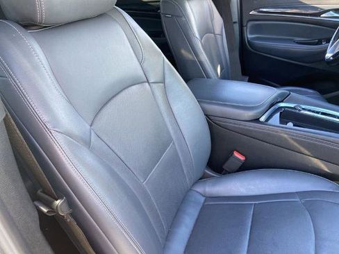 Used 2022 Buick Enclave Premium image 24
