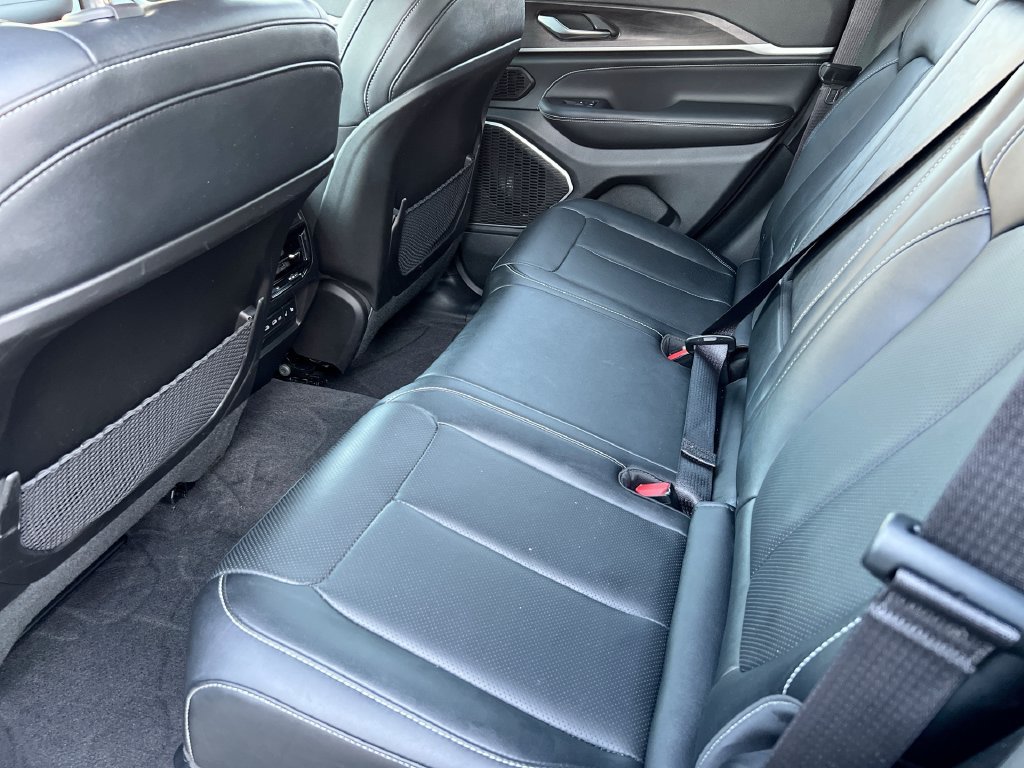 Used 2026 Jeep Grand Cherokee Limited AWD/4WD image 45