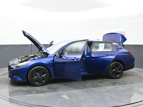 Used 2022 Hyundai Elantra SEL w/ Convenience Package image 47