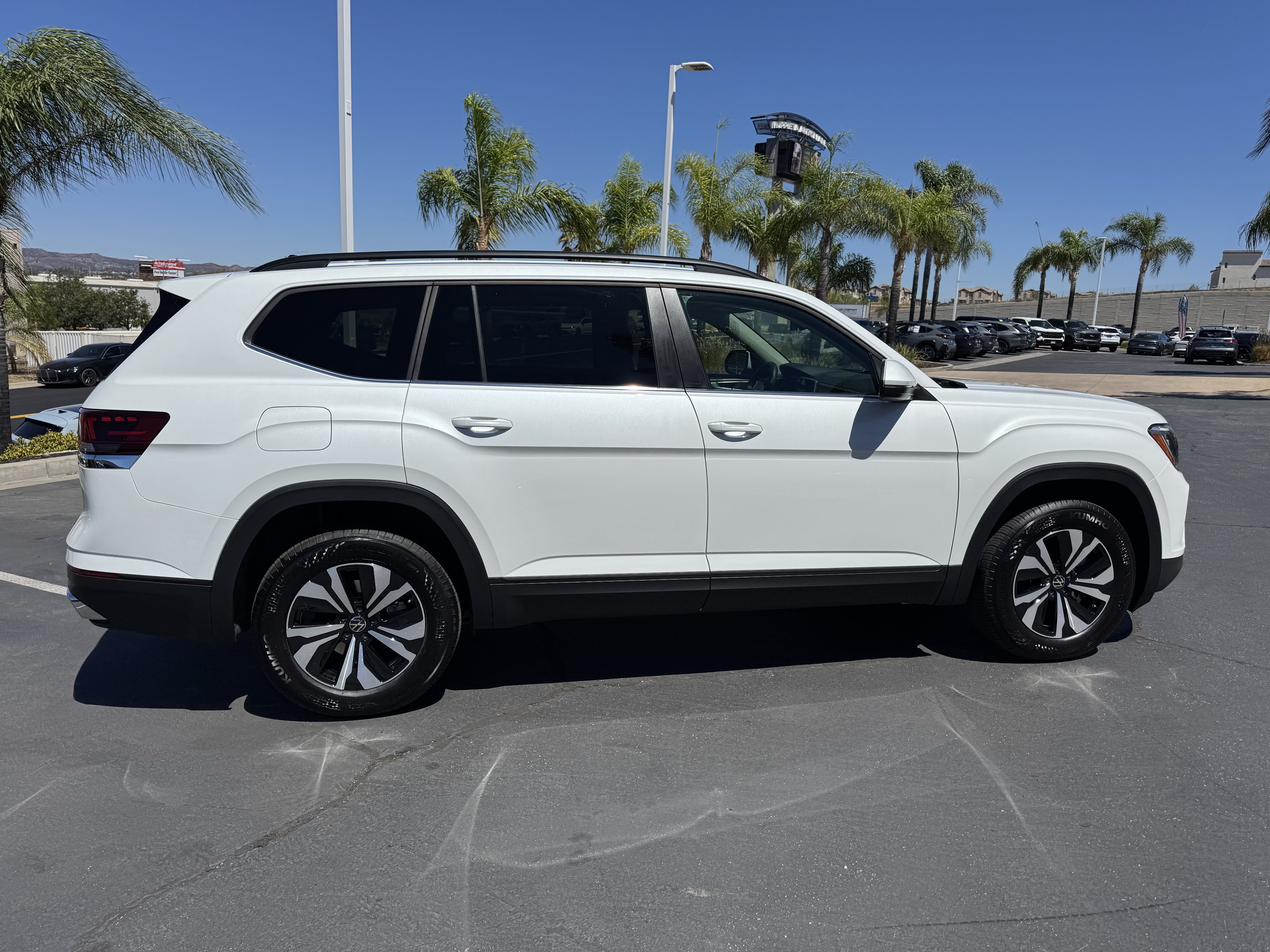 Used 2026 Volkswagen Atlas SE FWD image 10