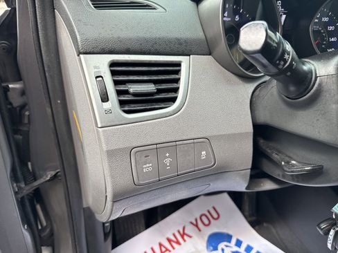 Used 2013 Hyundai Elantra GLS w/ Preferred Pkg image 16