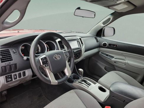 Used 2015 Toyota Tacoma PreRunner image 5