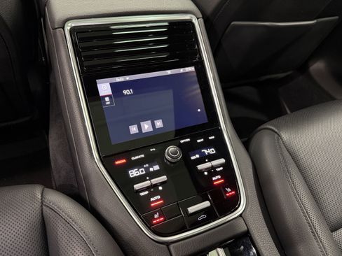 Certified 2023 Porsche Panamera 4 image 21
