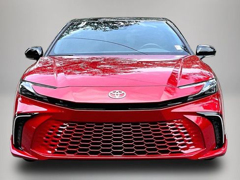 Used 2025 Toyota Camry XSE FWD image 3