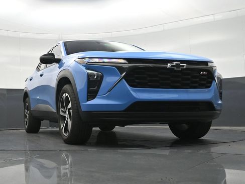 Used 2024 Chevrolet Trax RS FWD image 29