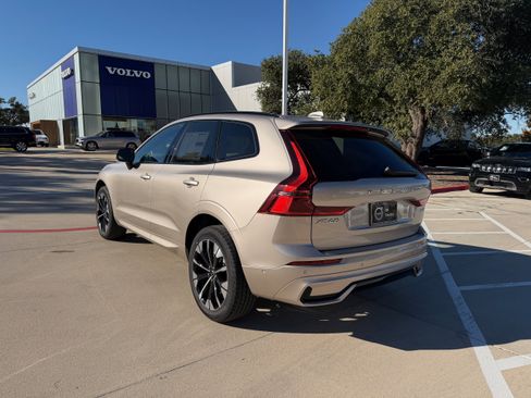 Used 2026 Volvo XC60 B5 Plus w/ Protection Package Premier AWD/4WD image 4