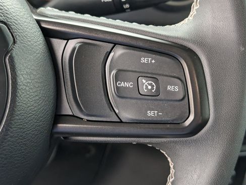 Used 2023 Jeep Gladiator Sport image 19