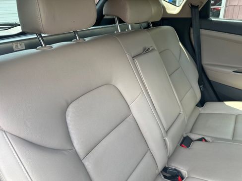 Used 2017 Hyundai Tucson SE Plus FWD image 16